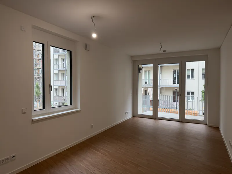 Erstbezug in Friedrichshain | 2 Zimmer, Loggia & neue Einbauküche am Ostkreuz — photo 1